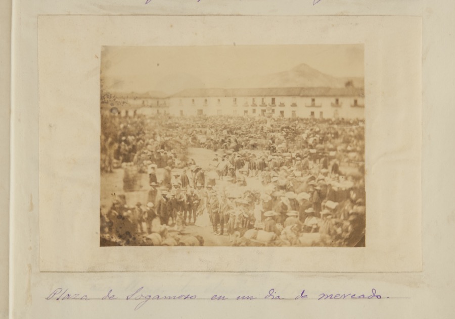 Plaza de Sogamoso en un día de mercado