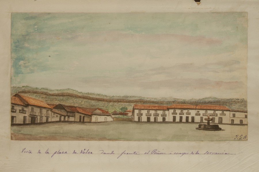 Vista de la plaza de Vélez, dando frente al peñón o escarpes de la serranía