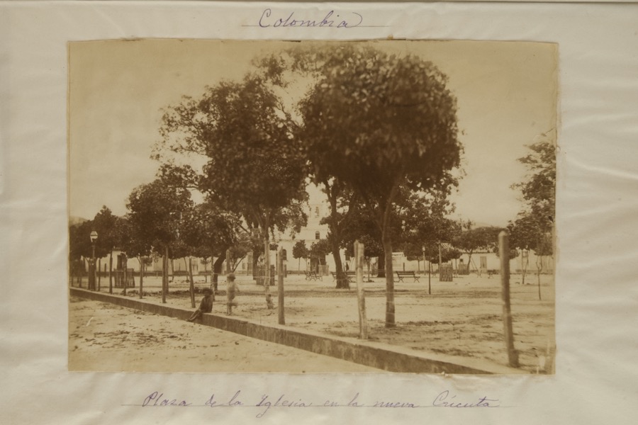Plaza de la iglesia en la nueva Cúcuta