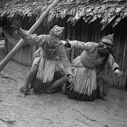 Indígenas en Caño Guacayá danzando Kai-ya-ree  / Río Miritiparaná, abril de 1952